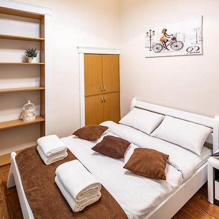 Apartamento Avangard On Sholom Aleikhema St 7 Apart Leópolis Exterior foto